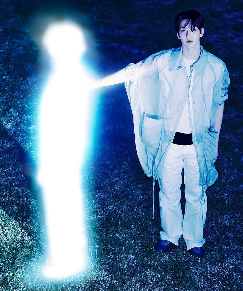 fluttersgyu's tweet photo. but why does this silhouette look like beomgyu or am I delusional https://t.co/jddEicBKSQ