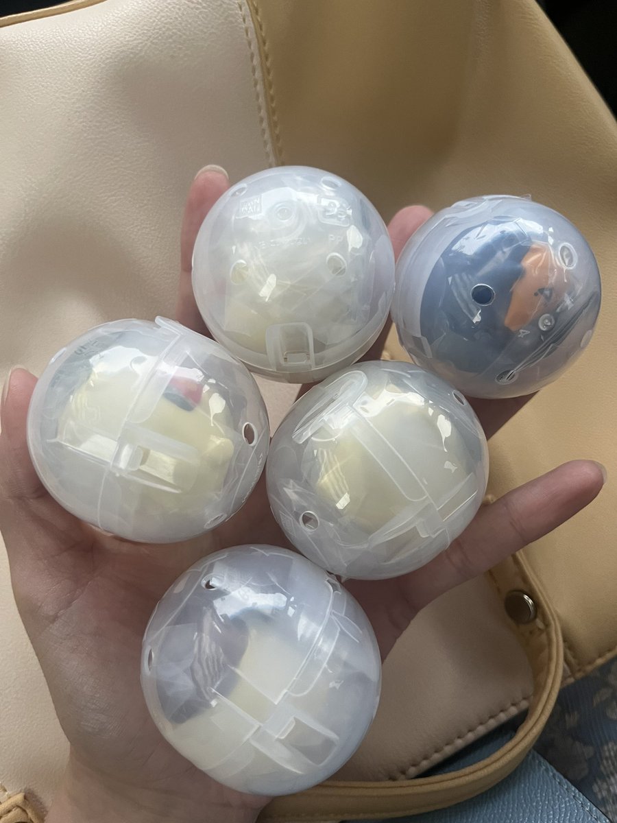nameko869's tweet photo. お文具といっしょ 交換
マスコットフィギュアコレクション
～たべすぎたのです～

譲→
プリンさん×4、なもさん&amp;ゼリーさん×1

求→
お文具さんなんでも検討

郵送or広島手渡し

現在出先のためアカウントの写真なしですが、郵送前には必ずアカウントを入れたお写真を提示いたします🙇‍♀️ https://t.co/uIDKgc14KR
