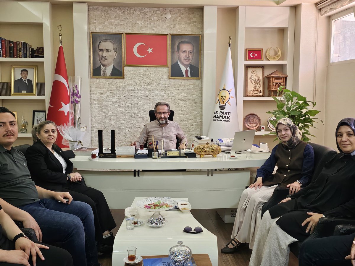 engindalbasti's tweet photo. Ankara Milletvekilimiz Zehranur AYDEMİR’i saha programı öncesinde İlçe Başkanlığımızda misafir ettik. https://t.co/IKEP3NDTfa