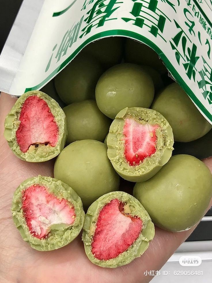 pingkymoon's tweet photo. sweet snacks you must try 🍓

a thread https://t.co/AJBHI2BJ10