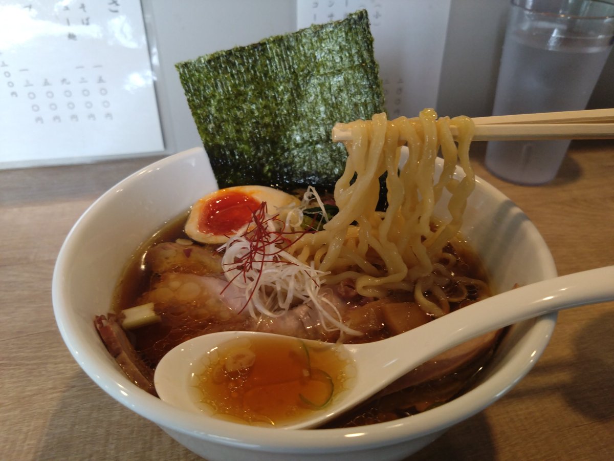 albert5237lee's tweet photo. 中華そば むぎすけ@京王八王子

特製中華そば(¥1,500)

美味かった〜✨
でも、特製で半味玉か…ワクワクが⤵️
昼時ノーゲス💧場所かな… https://t.co/MlPJQkQG60