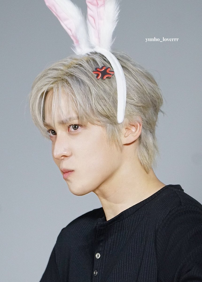 yunho_loverrr's tweet photo. 260704 음중 미팬
저희집 토끼는 물어요🐰

#윤호 #YUNHO #ATEEZ #에이티즈 https://t.co/GHlAvX6DZ1