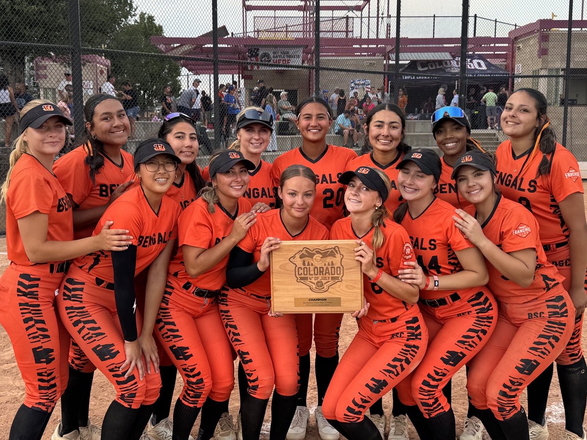 EmilyYoon2028's tweet photo. What a day. What a team. 16U National Power Pool TV Bracket Champs! Grateful to pitch with good teams and good people. 

#bscbengals #2028prospect @BSCBengals @briggze6 @coachbriggze @Marlece_H @TCSFastpitch @MarucciSports @LineDsoftball @ExtraInningSB @PrepSoftball @On3 https://t.co/qNXm2KvlMm
