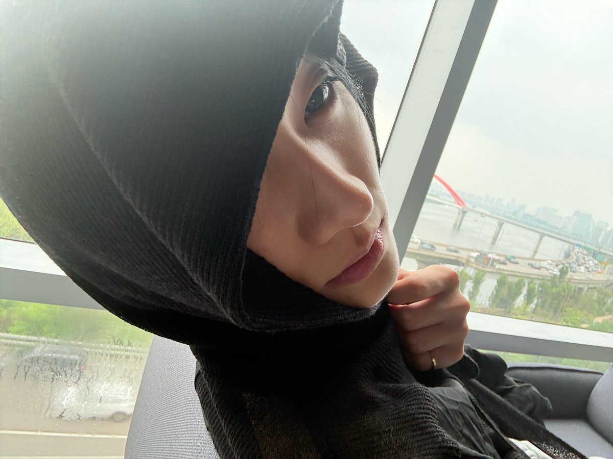 모옹 tweet media