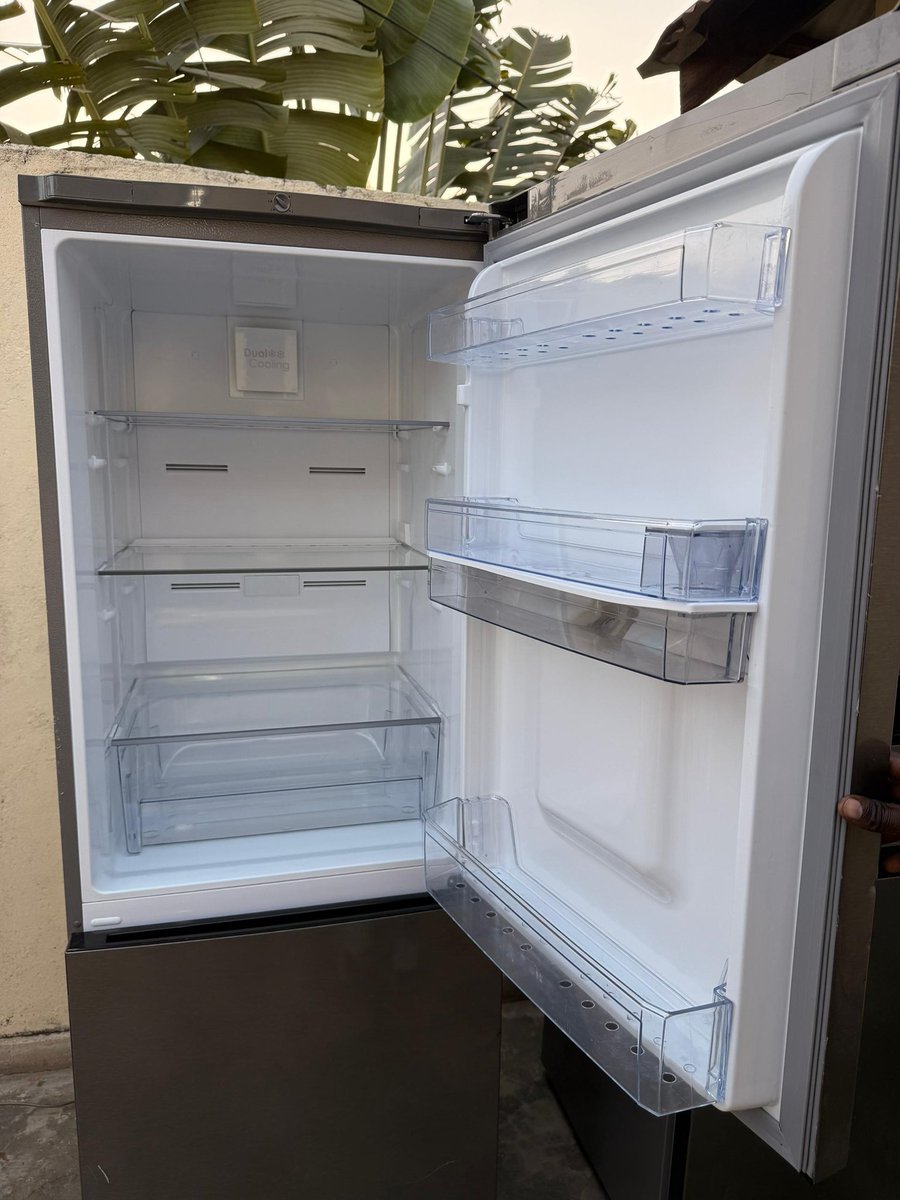 Ghizo721's tweet photo. 320L defy fridge used for less than 10 months
1.850M only 
Chileka, Blantyre. https://t.co/OnttDdMsor