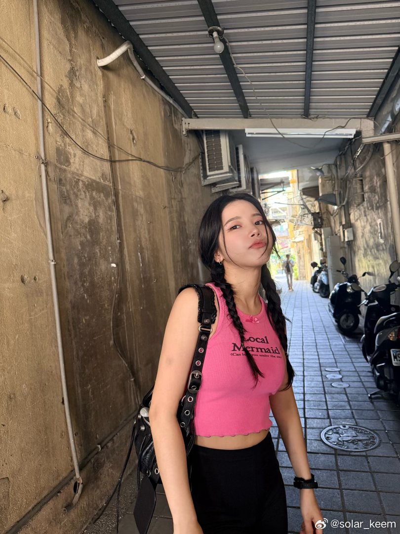 solarkeem_bot2's tweet photo. [📸] 2026.07.04 Weibo 

tainan💕 

#솔라 #SOLAR
@RBW_MAMAMOO https://t.co/gCZcWabi1X