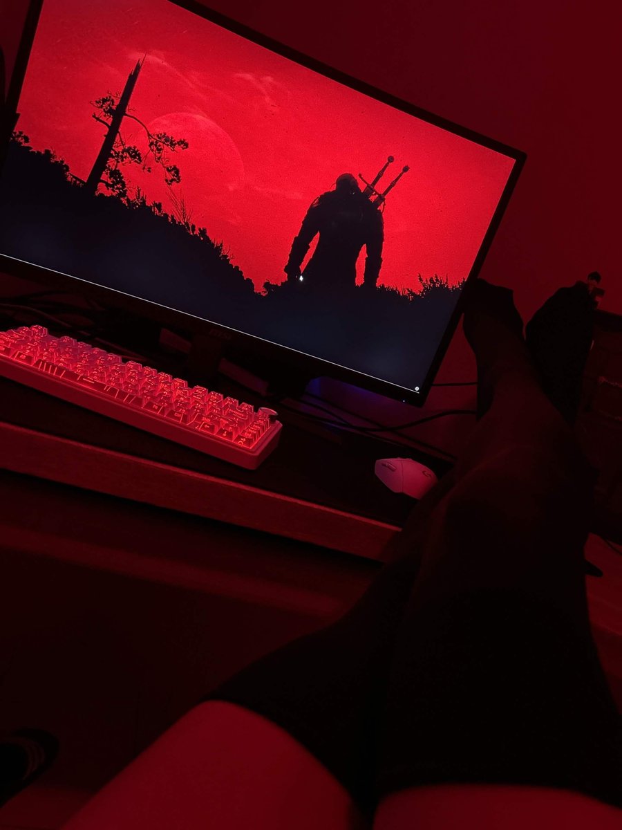 vinisillybun's tweet photo. Me every night :3c https://t.co/hXzPobBX32
