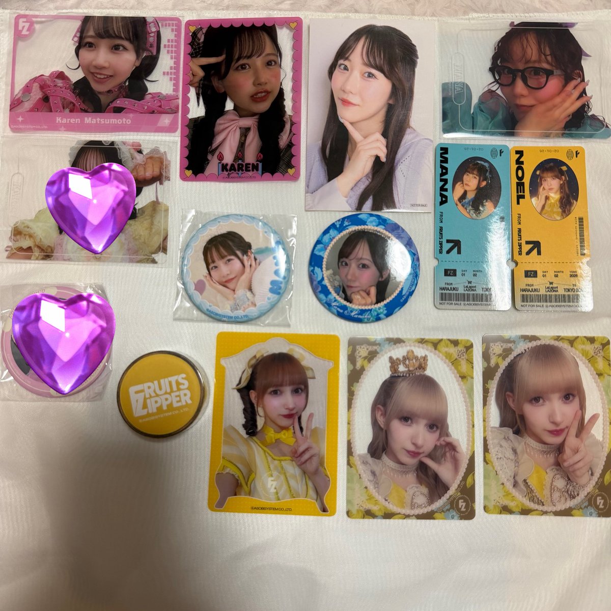 first_comicon's tweet photo. ゆるーく募集

譲
B賞ボード
D賞鎮西アクスタ🧡
G賞真中チャーム🩵
H賞真中ステッカー🩵
その他写真内🩷🩵💛💚❤️🧡💜

求
G賞月足チャーム❤️
はちゃめちゃ衣装のアクリルキーホルダー
その他るなぴグッズ

同種、異種複数など相談お待ちしてます！
7/4、7/15現場手渡しのみ
トラブル防止のため郵送不可 https://t.co/jlPfZWQ9lM