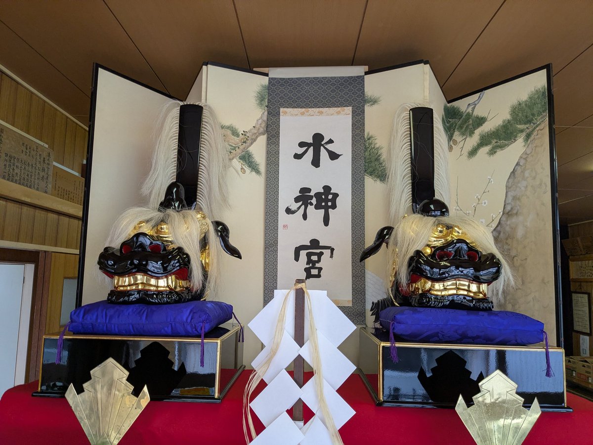 こちらが新しくなった獅子頭です。 前のより大きくなった！？ 新品