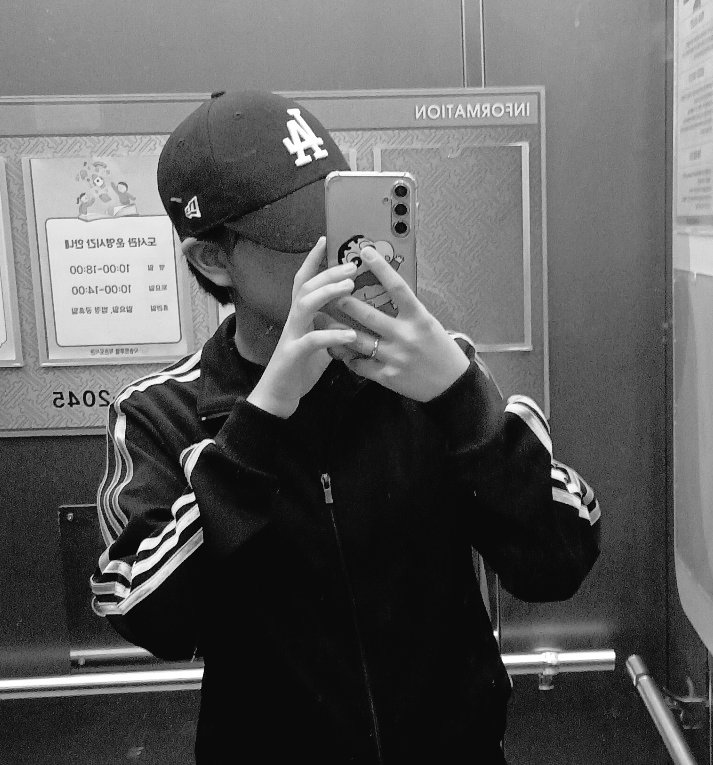 아온 tweet media