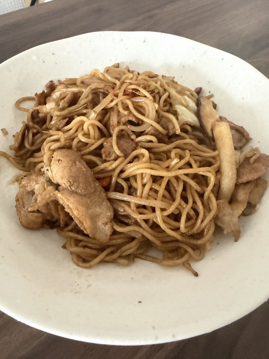 gamimar_'s tweet photo. お昼は簡単な焼きそば作ったー https://t.co/IxE0V26Q39