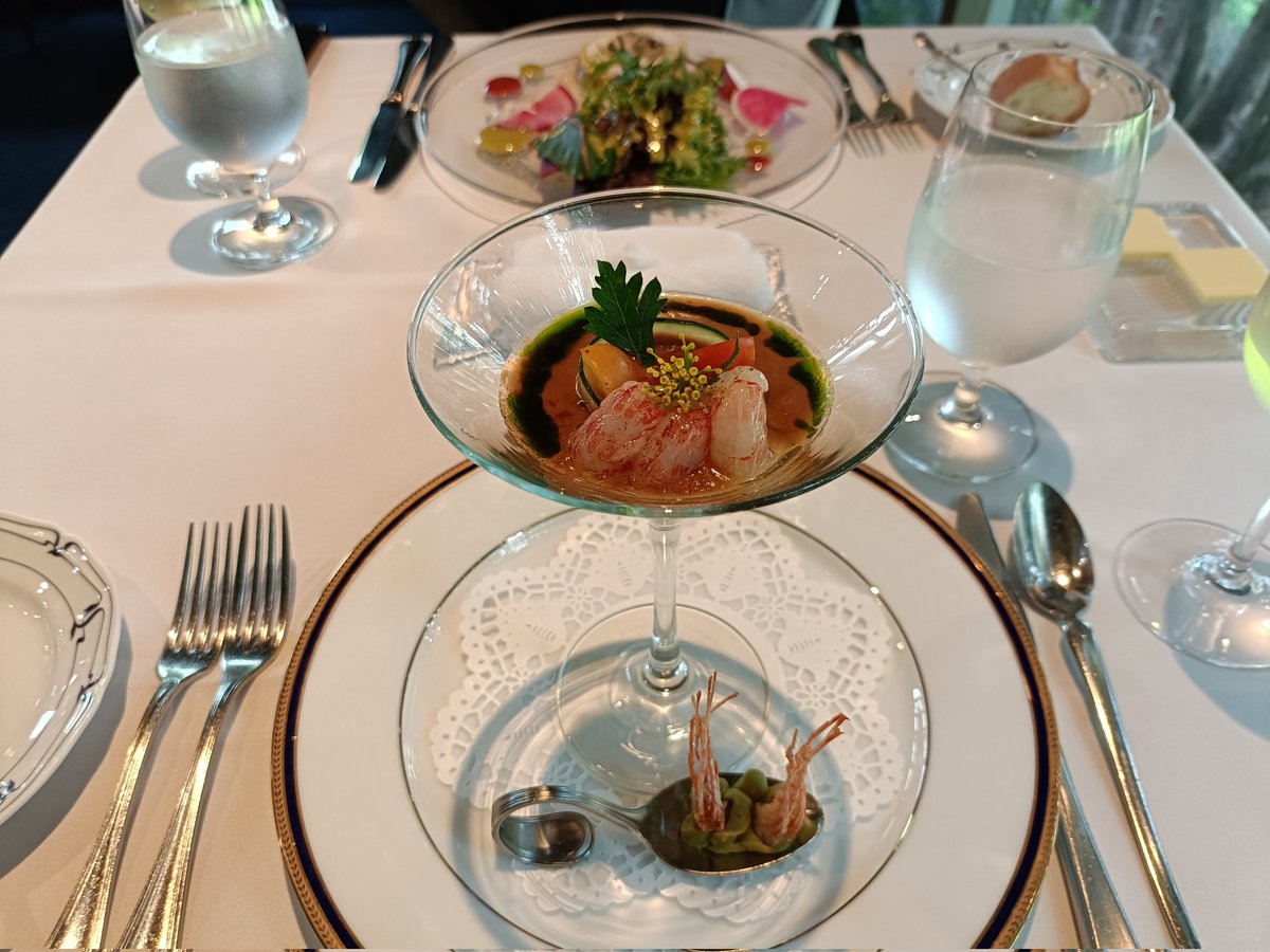 n_toose's tweet photo. 元オリエント急行シェフが夢空間で作るフレンチ https://t.co/4afwlskHcg