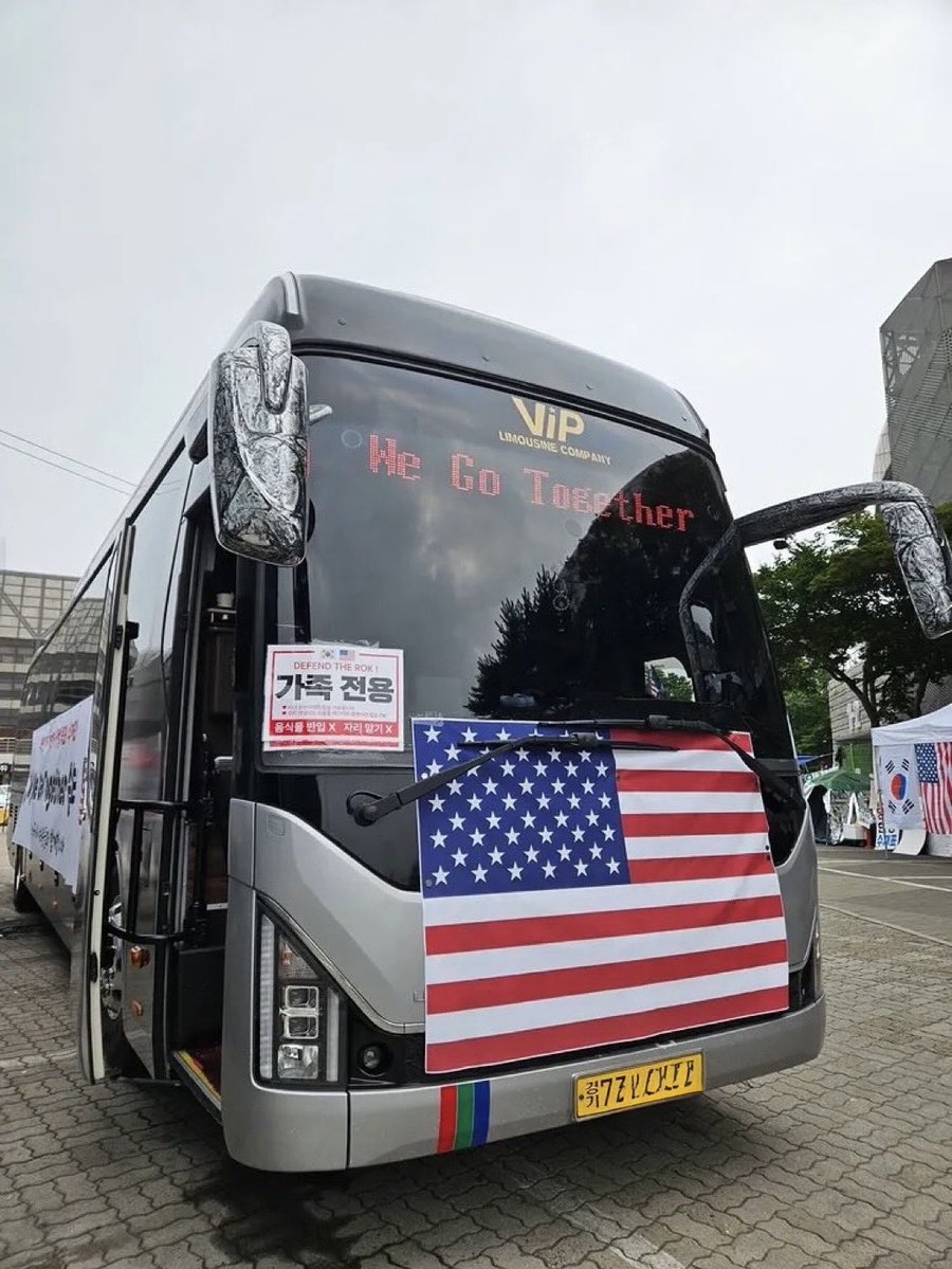 kor_free2_0's tweet photo. We Go Together 🇰🇷🇺🇸

뭉치면 살고, 흩어지면 죽는다. https://t.co/D25IN8FoRt