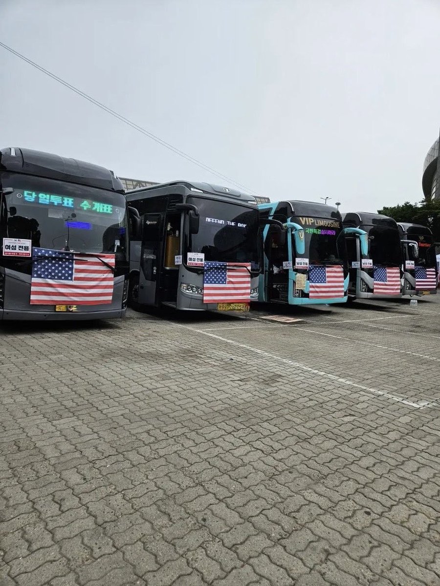 kor_free2_0's tweet photo. We Go Together 🇰🇷🇺🇸

뭉치면 살고, 흩어지면 죽는다. https://t.co/D25IN8FoRt