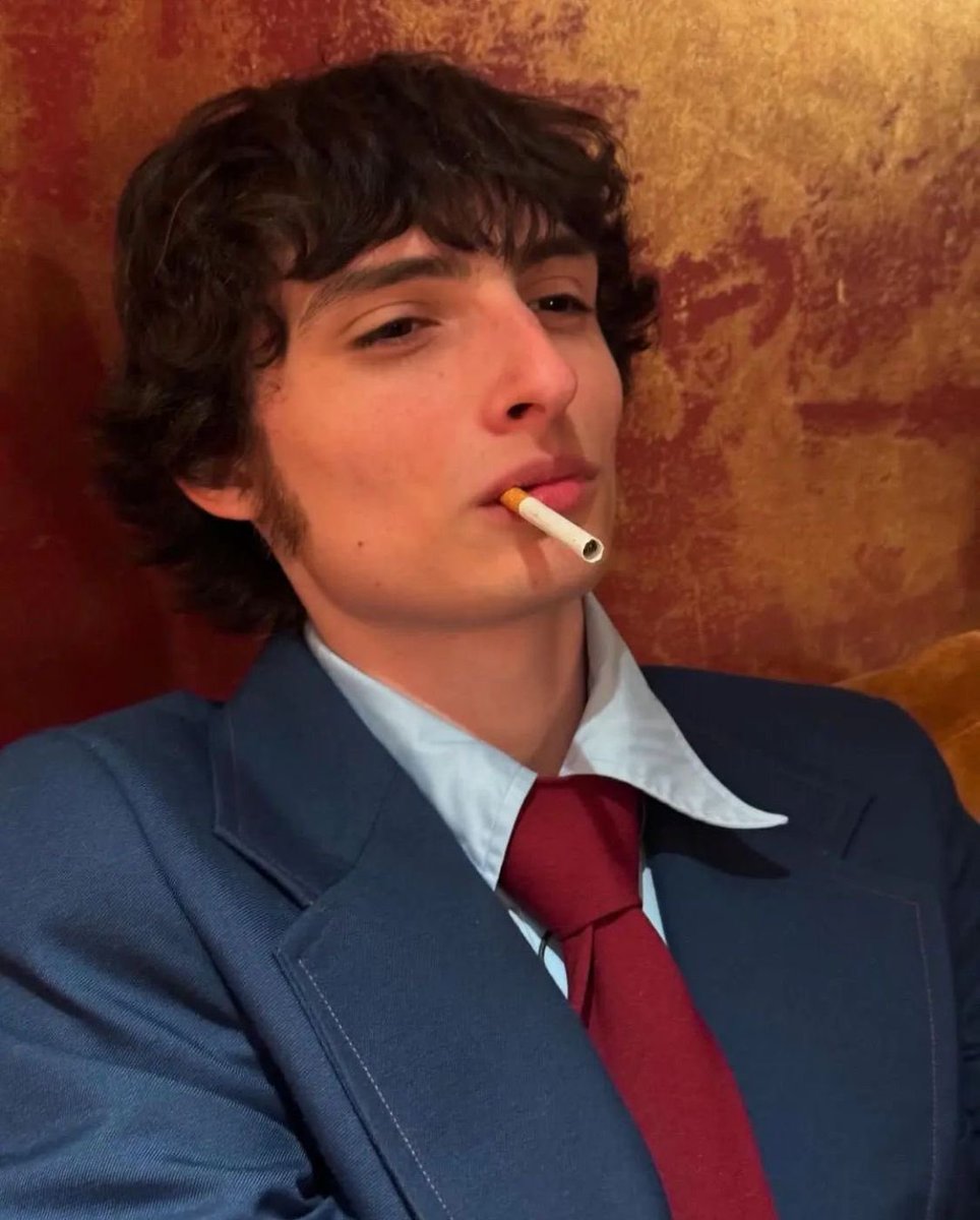 foahdietcoke's tweet photo. finn smoking saved my life https://t.co/9kklrjeMLM
