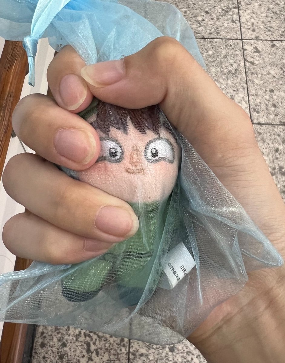 mukku_33's tweet photo. あーるちゃんに次屋ぬいもらった、、、可愛いすぎて、、保護、、 https://t.co/8VSzxYzLmU