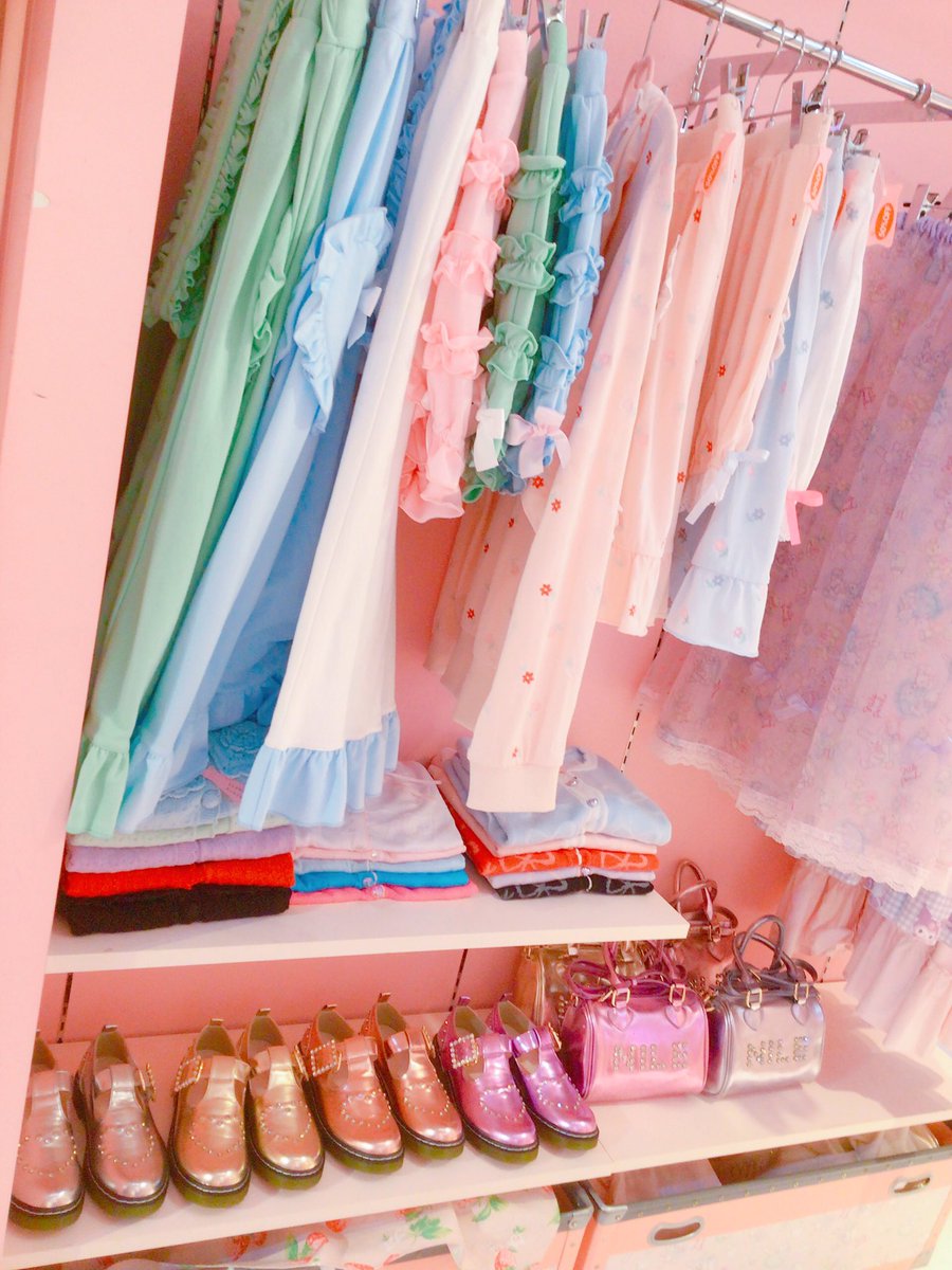 NP_Laforet's tweet photo. 一部スペシャルプライスになりました🎀
また再入荷もしました🩷 https://t.co/G6rPUmZKj5
