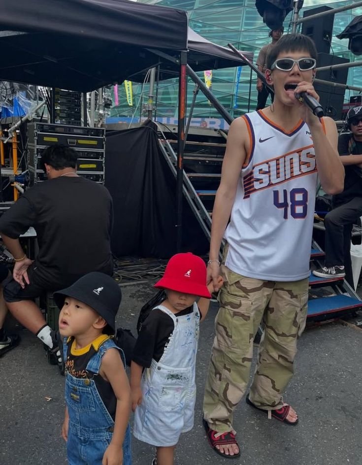babytaiiBW's tweet photo. ต้าห์อู๋ตอนมีลูก ! 
เพลงก็จะร้อง ลูกก็ต้องเลี้ยง https://t.co/5aBtIsdV0H