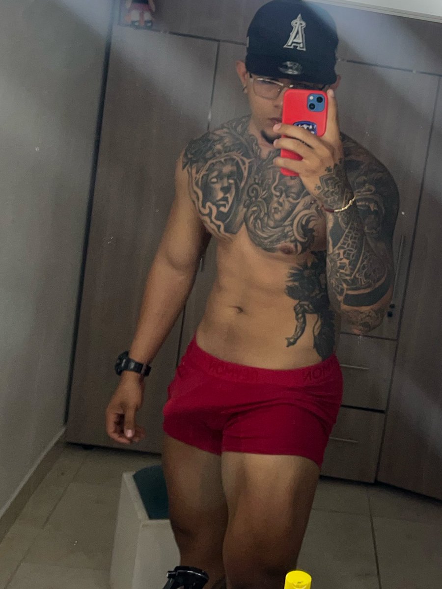 Baby21sw's tweet photo. Quien está activo que pareja que tenga casa para ir a visitar ya mismo https://t.co/qRoYInVWn3