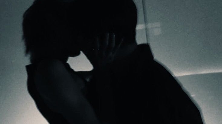 poisonpink_'s tweet photo. Mini au #hyunchan | Habitación equivocada

Donde Hjn llega a vivir al departamento de su prima, su novia y el amigo de ambas, a quien no tolera para nada.

O donde Chn quien defiende su “heterosexualidad” termina equivocándose de cuarto una noche… ¿o tal vez nunca se equivocó? https://t.co/puaWlBQEdg