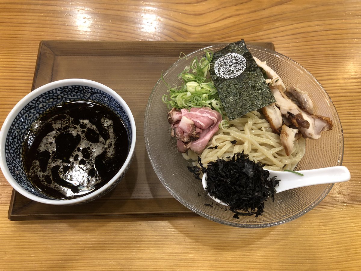 Hiroki_Sgr's tweet photo. #飯テロ #ラーメン
らぁ麺 くろ田 つけそば(夏季限定)

前回鶏そばを食べて、次は醤油かな？塩かな？って思ってやってきたのに、券売機で「限定」の字を見て、一も二もなく飛びついた。大変美味しかった🍜 https://t.co/HIla27Snac