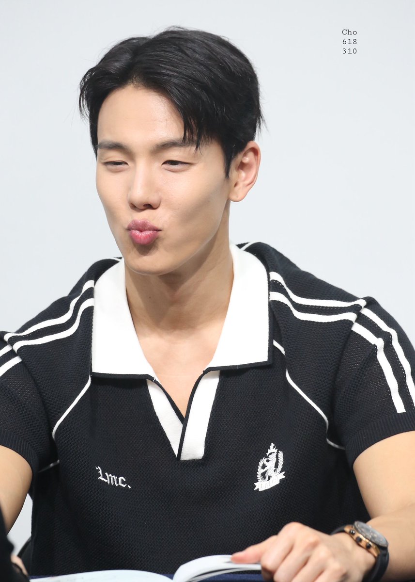 Cho_618310's tweet photo. 260704 위드뮤 

#셔누 #손현우 #몬스타엑스
#SHOWNU #MONSTAX
#ショヌ #モネク #モンスタエックス 
@OfficialMONSTAX https://t.co/AYToItGsnU