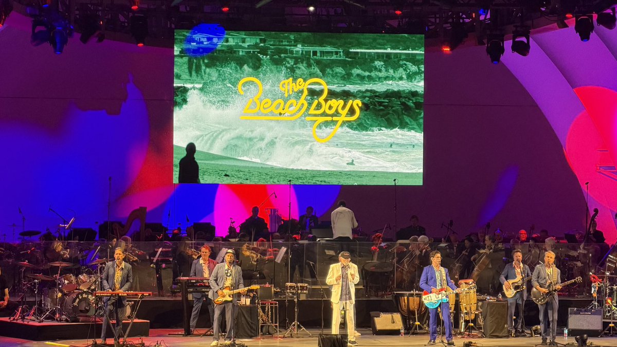 Daisytan31's tweet photo. 4th of July Spectacular with the Beach Boys and John Stamos at the Hollywood Bowl https://t.co/YYpyYCEhbI