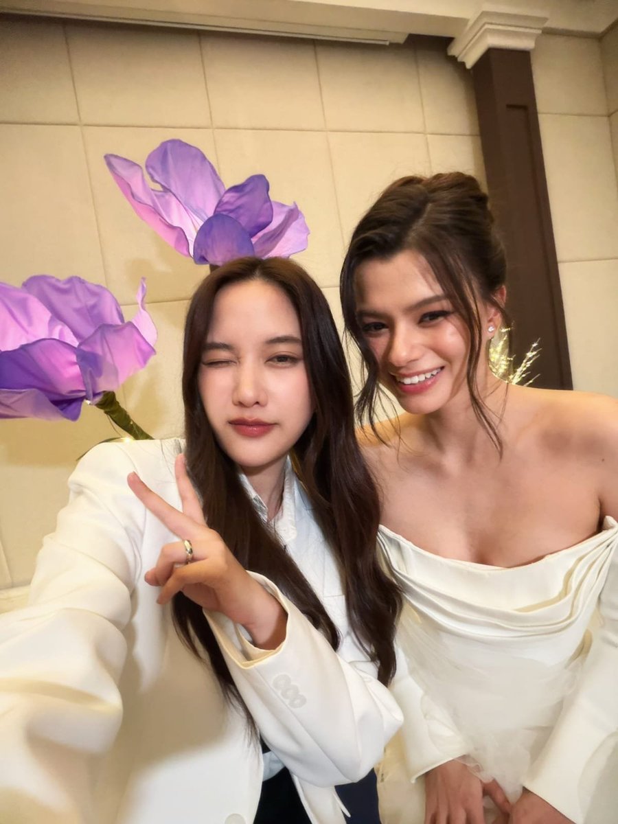 Valeneko567's tweet photo. Enamorada de ellas pero cautivada por cada esfuerzo y amor que nos entregan, no estoy preparada para el final pero se que ellas nos darán todo y más 

THE AIR FINAL EPISODE
#เสน่หาวาโยตอนจบ https://t.co/msemnkrbBC