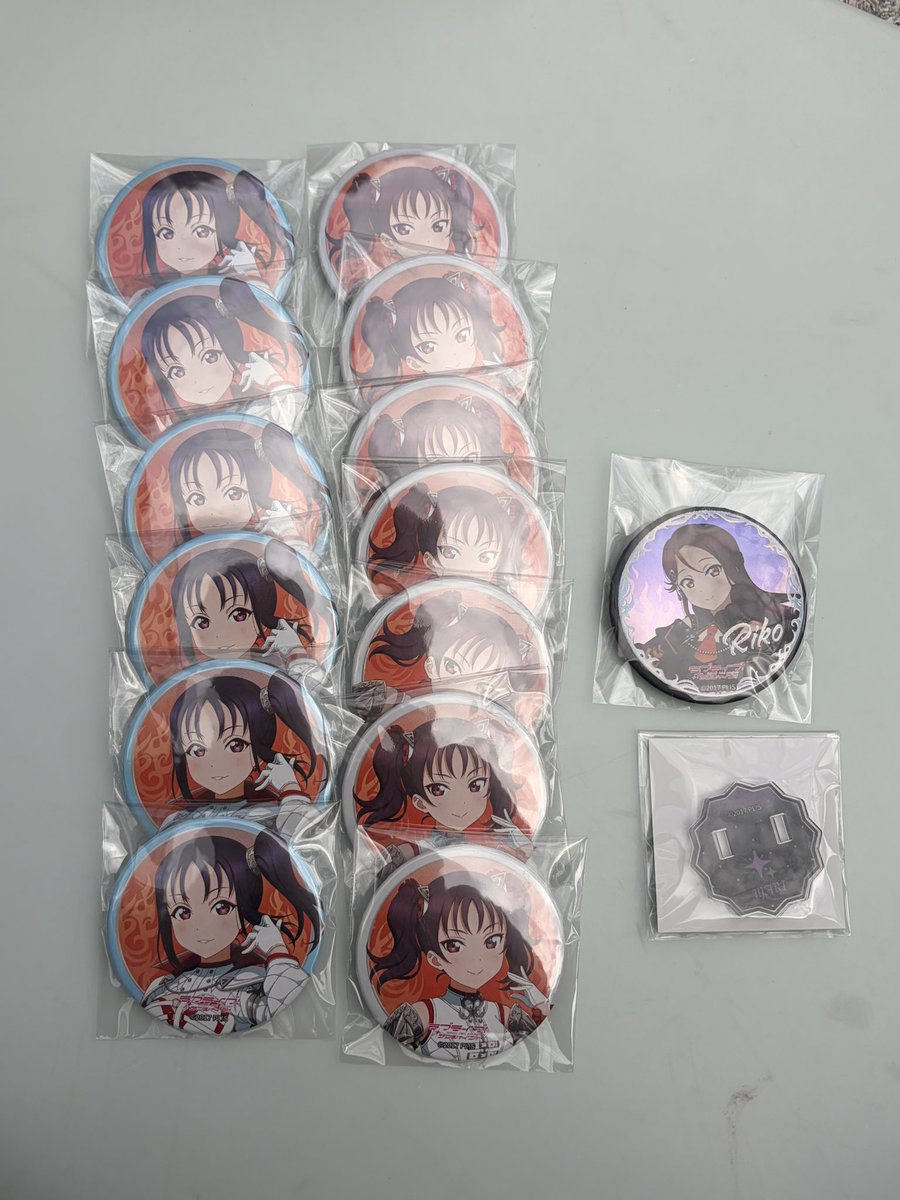 LittledemonRyu's tweet photo. ラブライブサンシャイン
Aqours Guilty Kiss Saint Snow
GKSS  ガシャ 缶バッジ 

求 SP善子
     N  善子
     カードスタンド善子

譲 画像

SPはSP同士のみとなります。
Day.1･Day.2現地交換可能。
よろしくお願い致します🙏 https://t.co/nCT0xjyowv