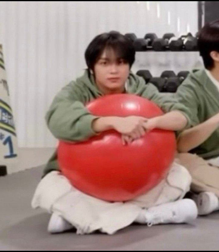 chikipie0's tweet photo. The rill yg bulat bulat mirip haechan😭 https://t.co/21q8MTIaeB