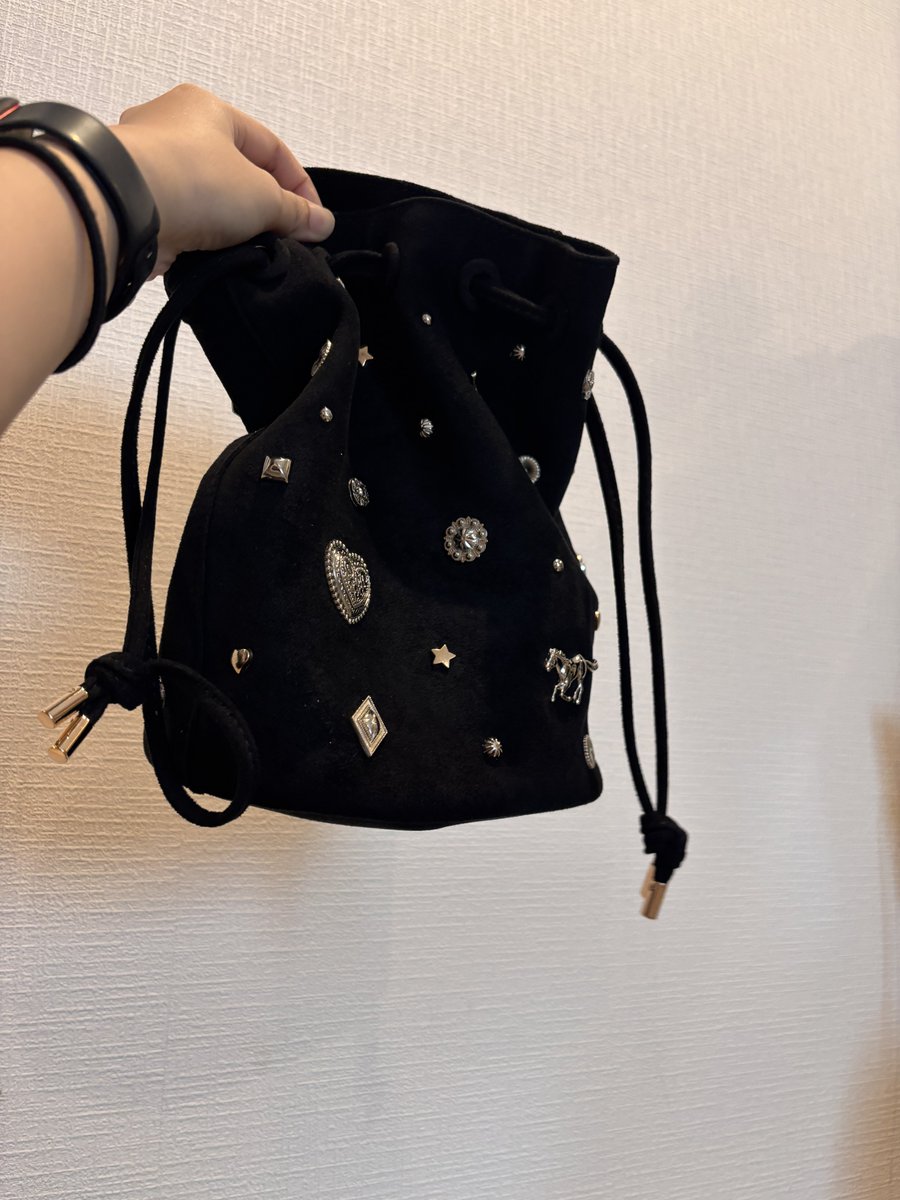 あとジョジョみのあるカバン買った！ちょーかわいい