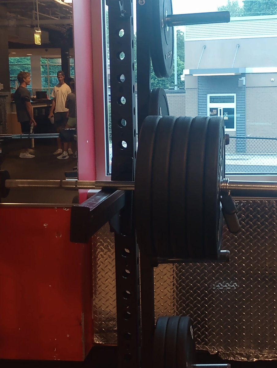 ShawnMcElhinney's tweet photo. I forgot to post the leg workout from yesterday. See the first picture for details.
#Mentzer
#Yates
#Viator https://t.co/m9rSi4DSTX