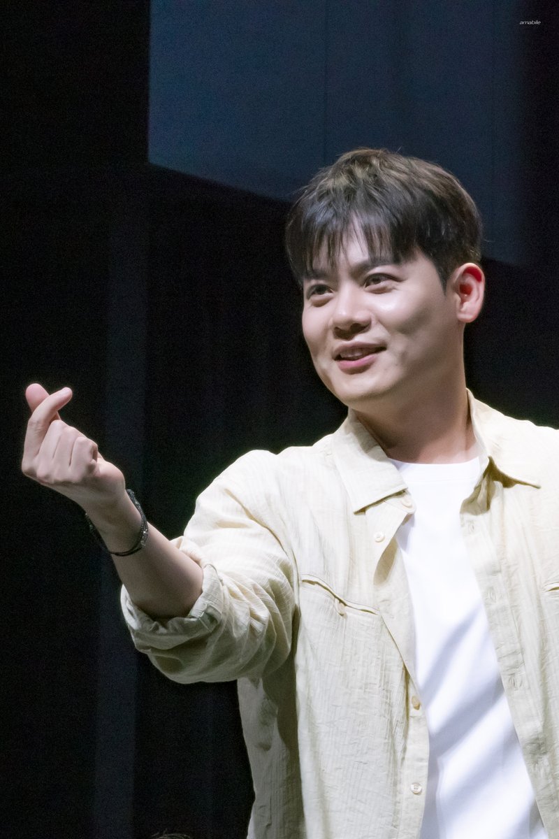 amabile0703's tweet photo. 260703 라포엠 데뷔 6주년 기념 '라뷰 1기' 팬이벤트

🫰

#라포엠 #유채훈 #LAPOEM https://t.co/Wsxq7xx8ib