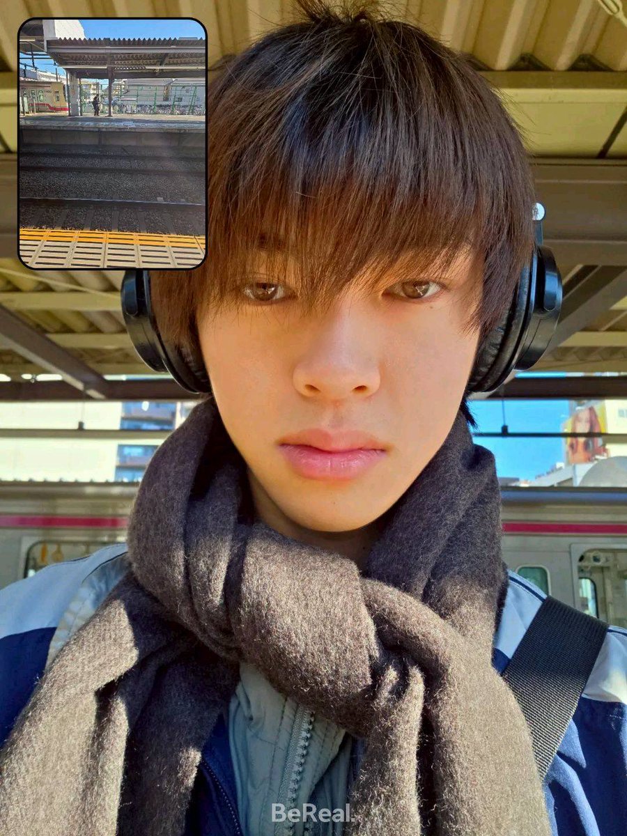 LOVE_Z_2026's tweet photo. 【演者紹介】

バヌワナ（ピン軍）

《きっと君はかわいいからのコメント》
とにかく面白い！面白くない瞬間がない！
人のネタで裏笑いしかしない！
合宿でよく泣く！！
部屋よりロフトの方が広い！
手作り餃子がとにかく美味しい！
ご賞味あれ‼️‼️
（文責：本山、FG） https://t.co/SwngZUN8OX