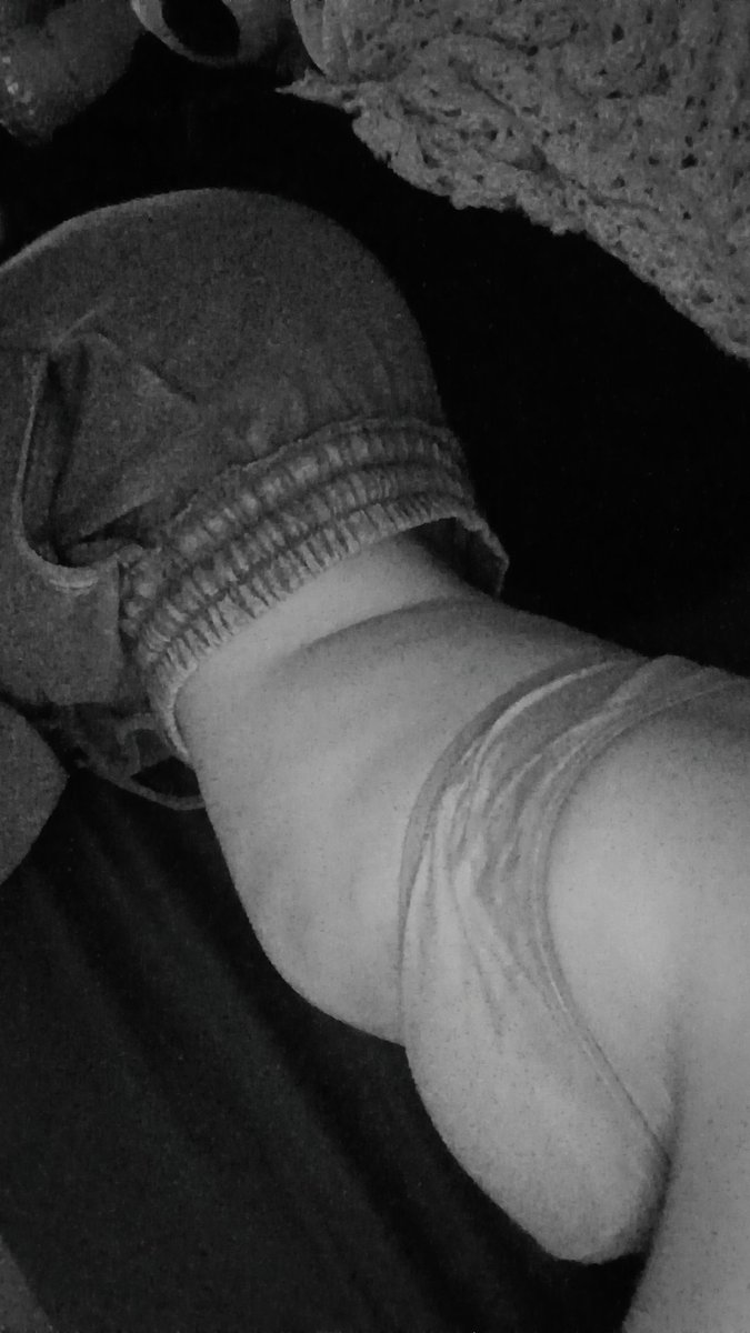 eatingkandy's tweet photo. Going to bed, window unlocked, doors unlocked, goodnight to my moots lolll
#sonmo #freeuse #nswtwt #cnc https://t.co/Sva8tAqbqG