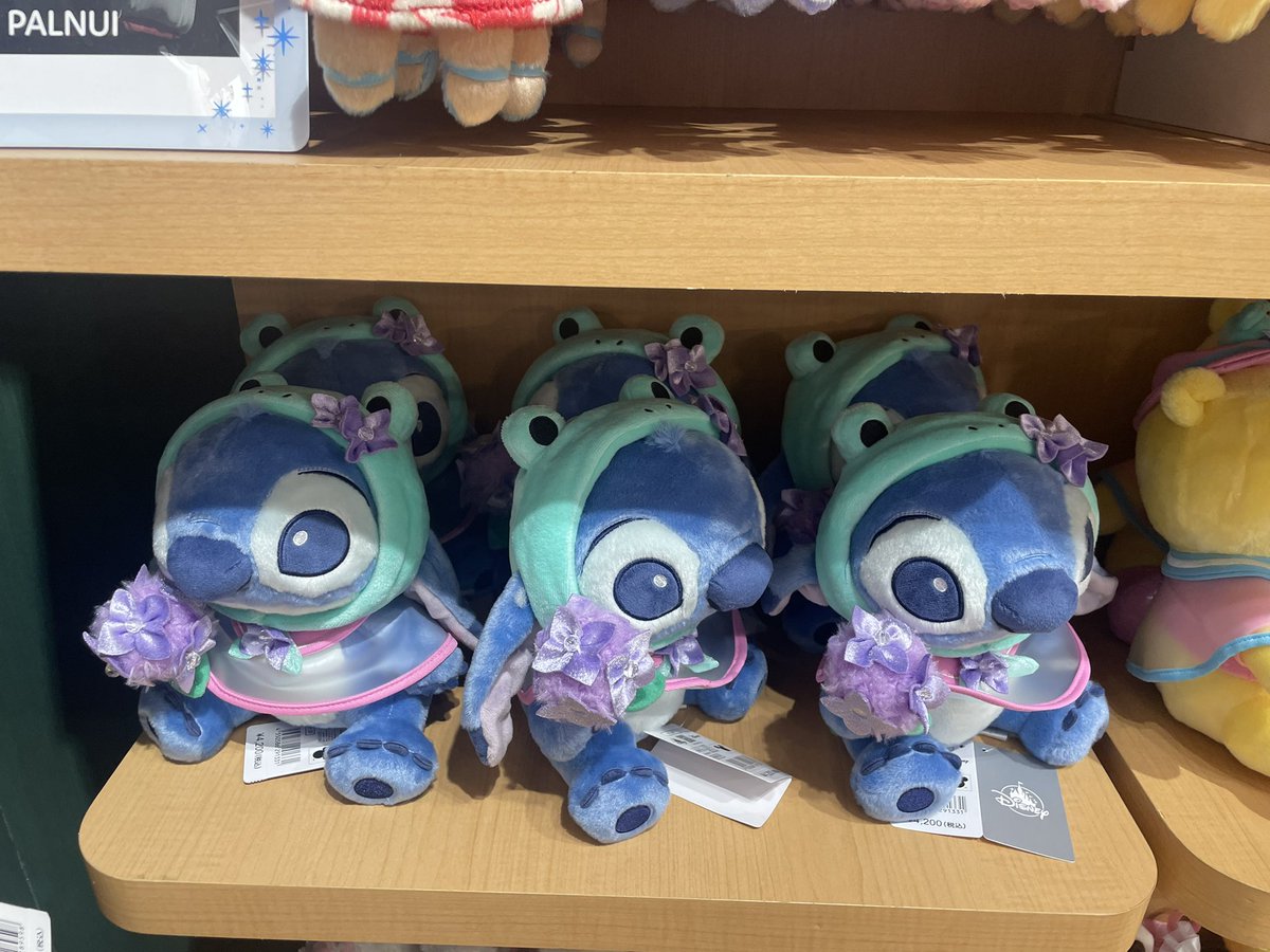 mymelo0822's tweet photo. スティッチ可愛い😍
だきぬいぐるみはなかった🥺 https://t.co/Wf9yWltOQQ