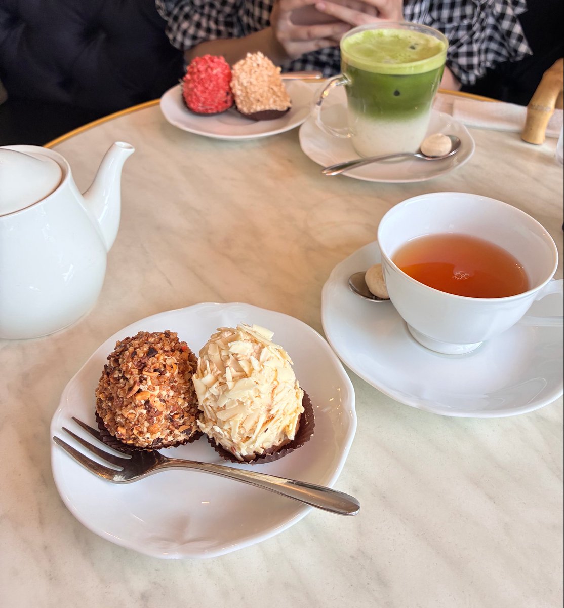 k_atsuna's tweet photo. 初✨️✨️✨️移籍してから事務所の方とおデート行ってきたぁああ🥹✨️
桑田あいか(@Kuwata_Aika )さん🫶🏻︎
勇気出してお誘いしたら、一緒に行ってくださいました🥹💕

可愛いケーキを可愛い先輩と可愛いお店で食べたので優勝してました( *¯ ꒳¯*)ﾄﾞﾔｧ……♡♡ https://t.co/wqKIz5JxTS