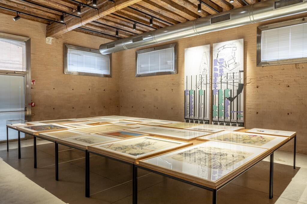 CMGrassi's tweet photo. Cento disegni raccontano la storia dell’Università IUAV...
https://t.co/6N7WHX3toG https://t.co/3nBWM67kS5