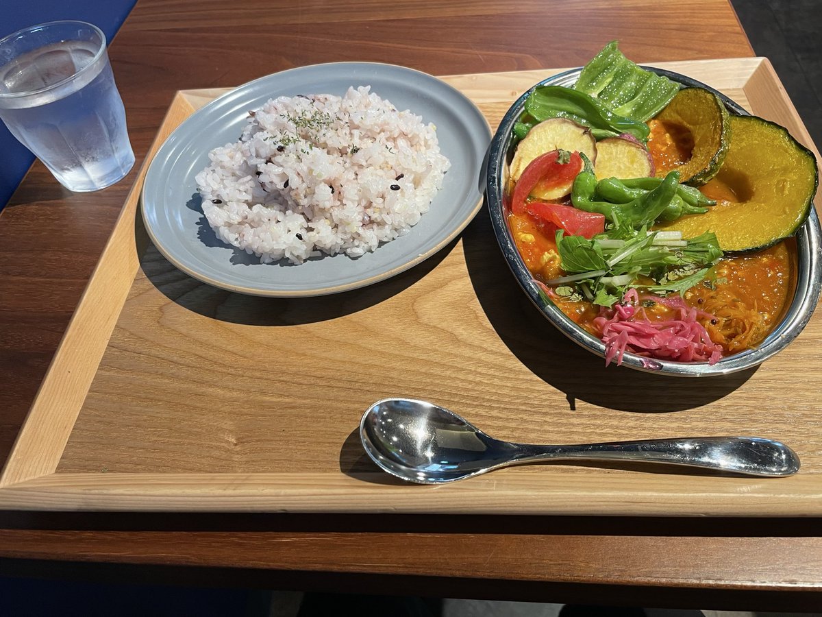 373_mtk's tweet photo. 夏野菜カレー🍠🍅🎃🫑🍛 https://t.co/Kdae0HpMoS