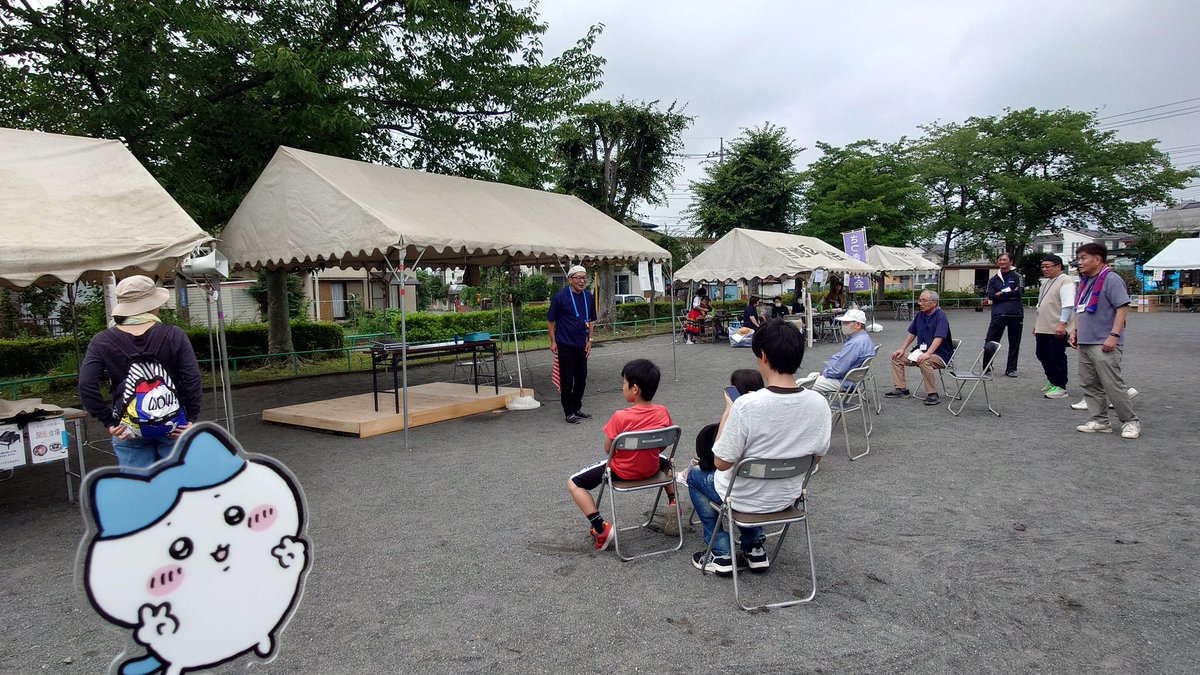 fiffypapa's tweet photo. マジックショーもありました💡
雀宮のセンター長は多才ですね😀
コーヒー屋さんや焼き芋屋さんもあるので、これだけの規模を1コ自治���で出来るのが凄いです😳
#さつきふれあいフェスタ
#MapleLeafCafe
#焼きいも専門の店REIWA https://t.co/1gtaYwyxDQ