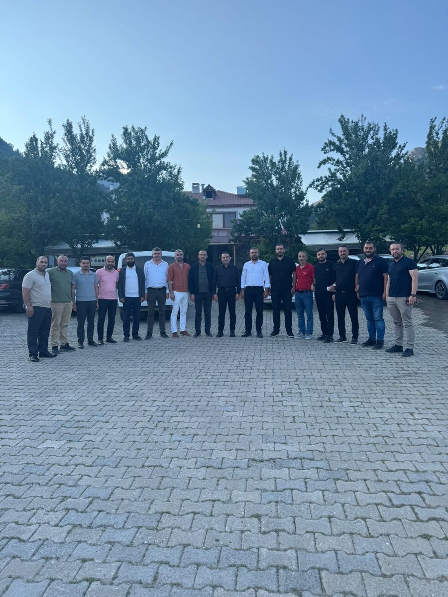 CihanCanlii's tweet photo. MÜSİAD Gümüşhane Kurucu Başkanımız, Şiran Belediye Başkanımız Sayın Abdulbaki Kara’yı,
MÜSİAD Gümüşhane Şube Başkanımız Sayın Selim Yıldız ve Yönetim Kurulu üyelerimizle birlikte ziyaret ettik 👋

Samimi sohbetleri için Sayın Başkanımıza teşekkür ediyor, başarılar diliyorum 🙏 https://t.co/7M8t8OgOXq
