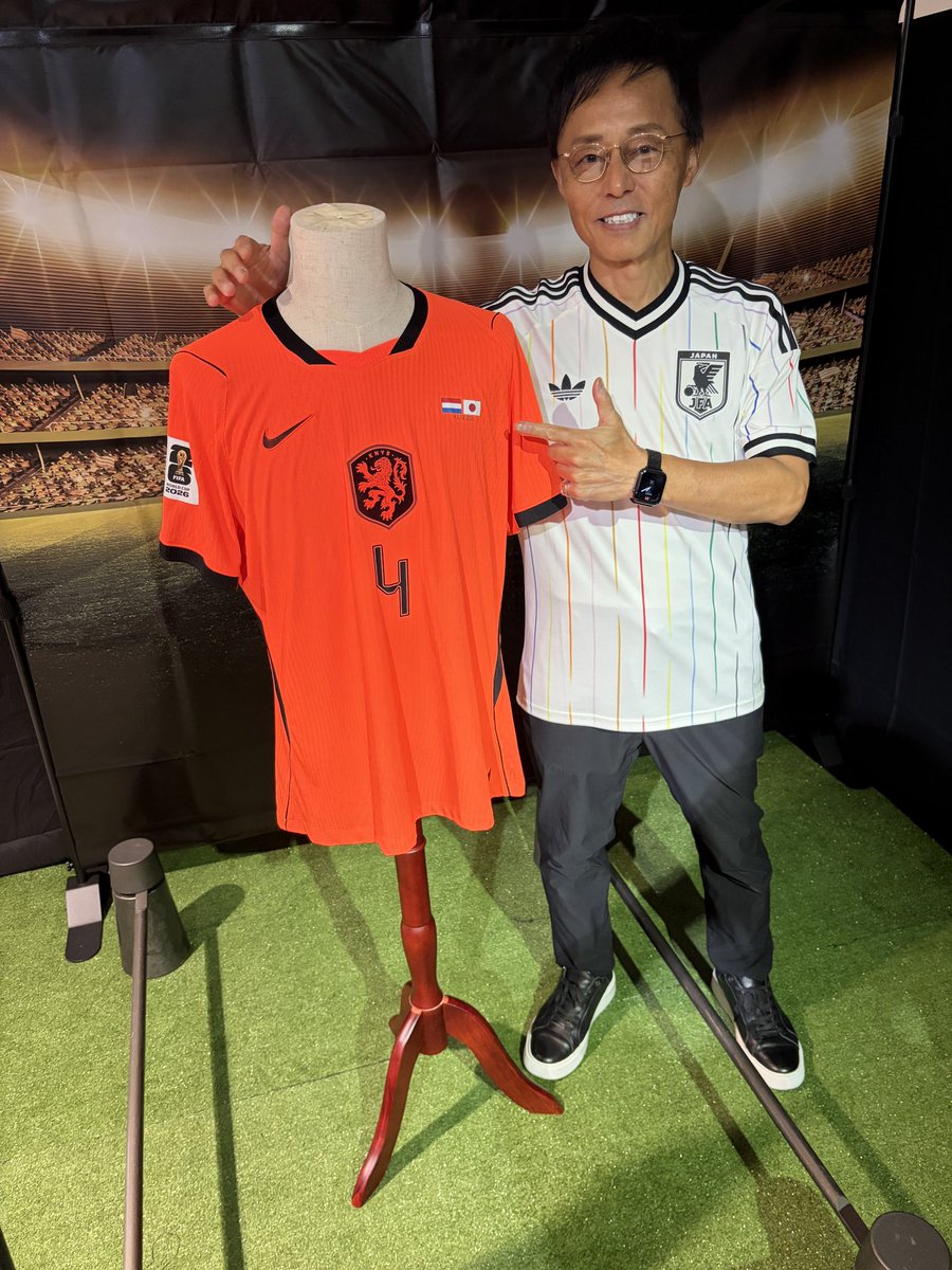sk588441's tweet photo. レガシー展

あべのハルカスにて
ほんまヤバいって
半端ないって🔥
先日の日本オランダ戦で
ファンダイク着用実ユニフォームと😝
凄すぎるやろー👍
#サムライブルー
#メッシ
#ロナウド
#ペレ
#レガシー展
#あべのハルカス https://t.co/DhnFFQfRoz