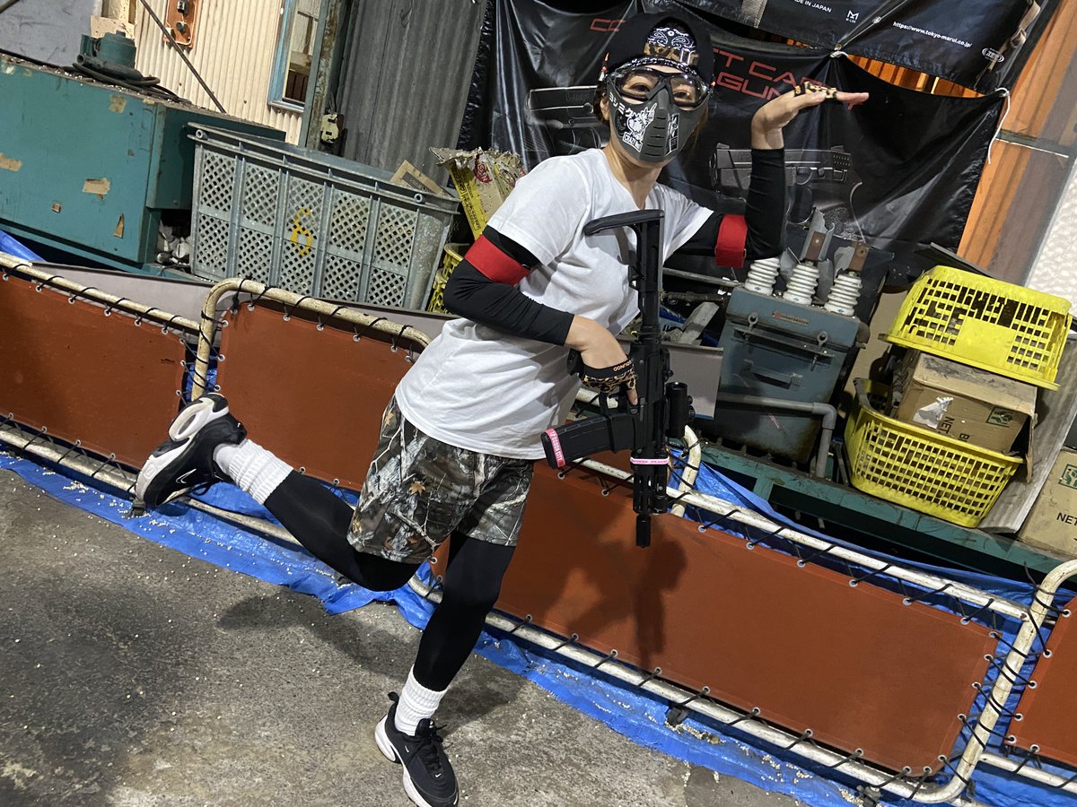 CQB_GHOST's tweet photo. 【福崎店】🍊本日は雨の中お集まりいただきありがとうございました！✨
足元がアスファルトなので雨の広場もお構いなしに皆さん楽しまれていましたね♪🤭
またのご来場お待ちしております！
#ゴースト福崎
↓ゲーム画像
https://t.co/8yO0rsZFH3 https://t.co/OyXM7vtnIQ