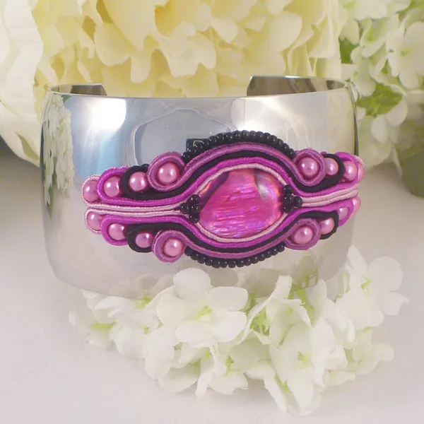 MollyGDesigns's tweet photo. Christmas In July sale
Hot pink bangle under £10 

https://t.co/gnRRAOrTRz
#earlybiz #mhhsbd #christmasinjuly #etsysale https://t.co/VXhAVJ49M6