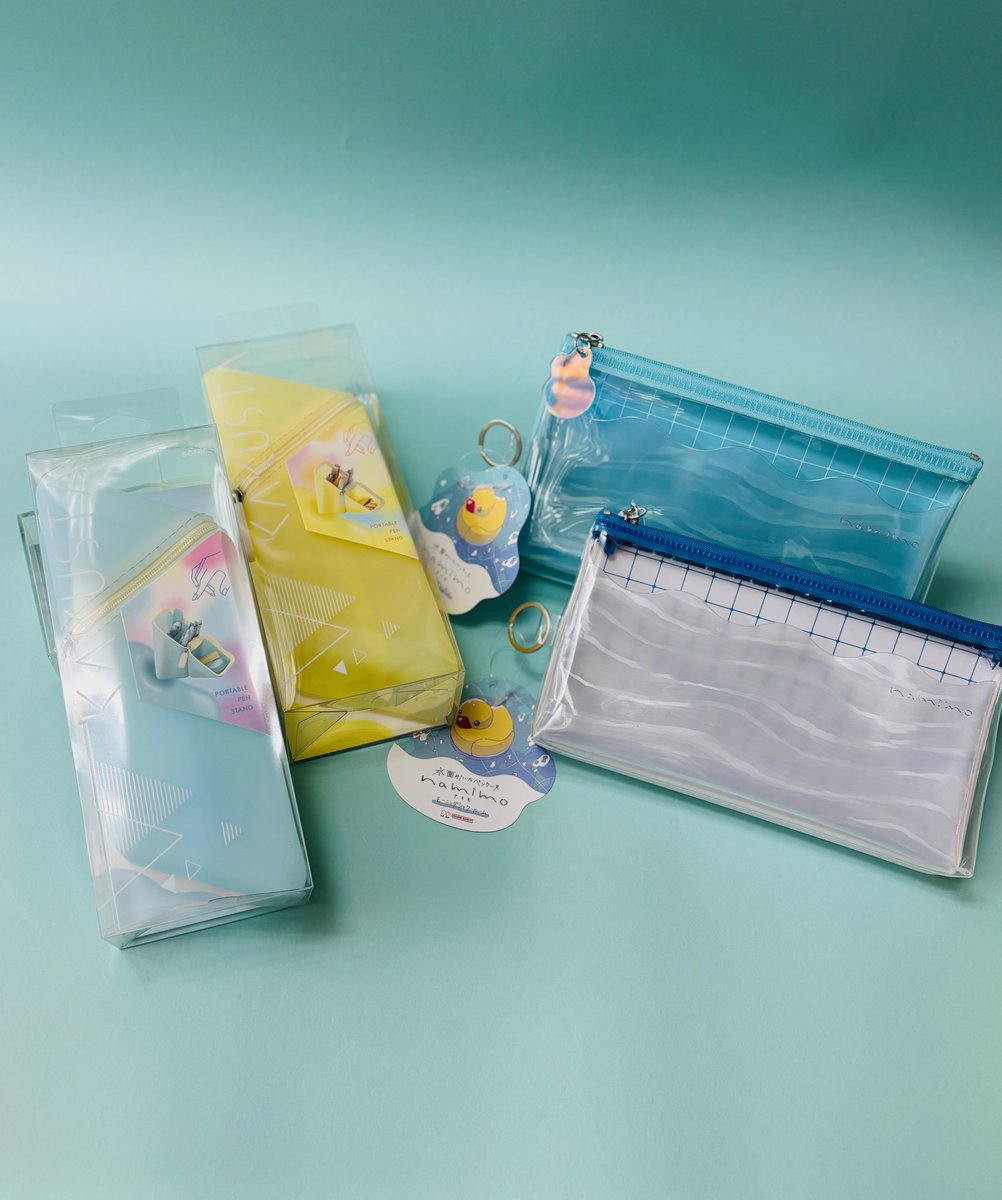 stationery_ARNZ's tweet photo. 夏はクリア素材に惹かれがちですが、ついでにネオンカラーとアイスモチーフにも惹かれます。 ネオンカラーとラメがまぶしいミニポーチは、バッグにつけると陽射しに映えそう。人気沸騰中のぷっくり系シールも、涼しげ夏モチーフがかわいい♪
#学芸大学 #文房具 #文具店 #東横沿線 #arnz #アーンズ https://t.co/k3S2z9umP7