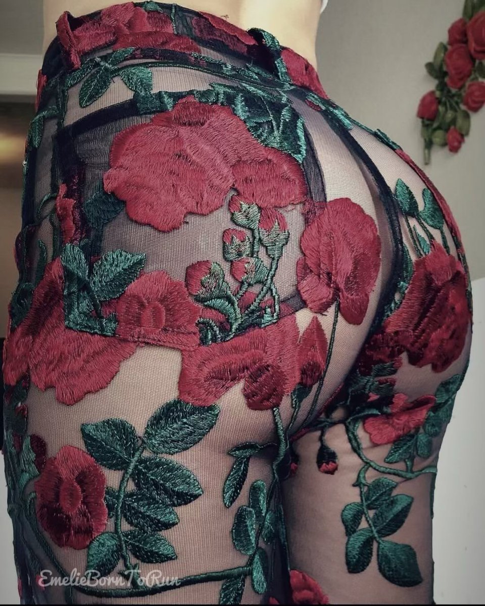 EmelieBornToRun's tweet photo. Bonjour 🤪👍 Schönes Wochenende! Danke für diese herrliche Strumpfhose. 💋❤️
#teen #teenagegirls #lolita #strumpfhose #pantyhose #nylon #geschenk #sugardaddy #baden #basel #AmazonGiftCard https://t.co/mSgvFFZDea