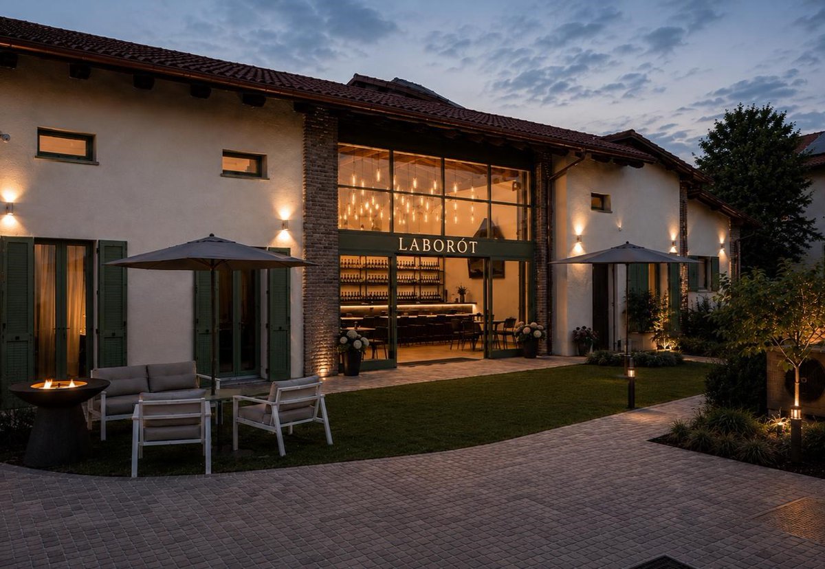 EdoardoArpaia's tweet photo. A Cascina Pariani, nel centro storico di Rivalta, è nato LABORÒT, il centro esperienziale dove fondere passioni, profumi, gusti e cultura per occasioni speciali o per momenti privati.
https://t.co/vYPFAh269I
#laborot #cascinapariani #rivalta https://t.co/Z6KSoRzFO2