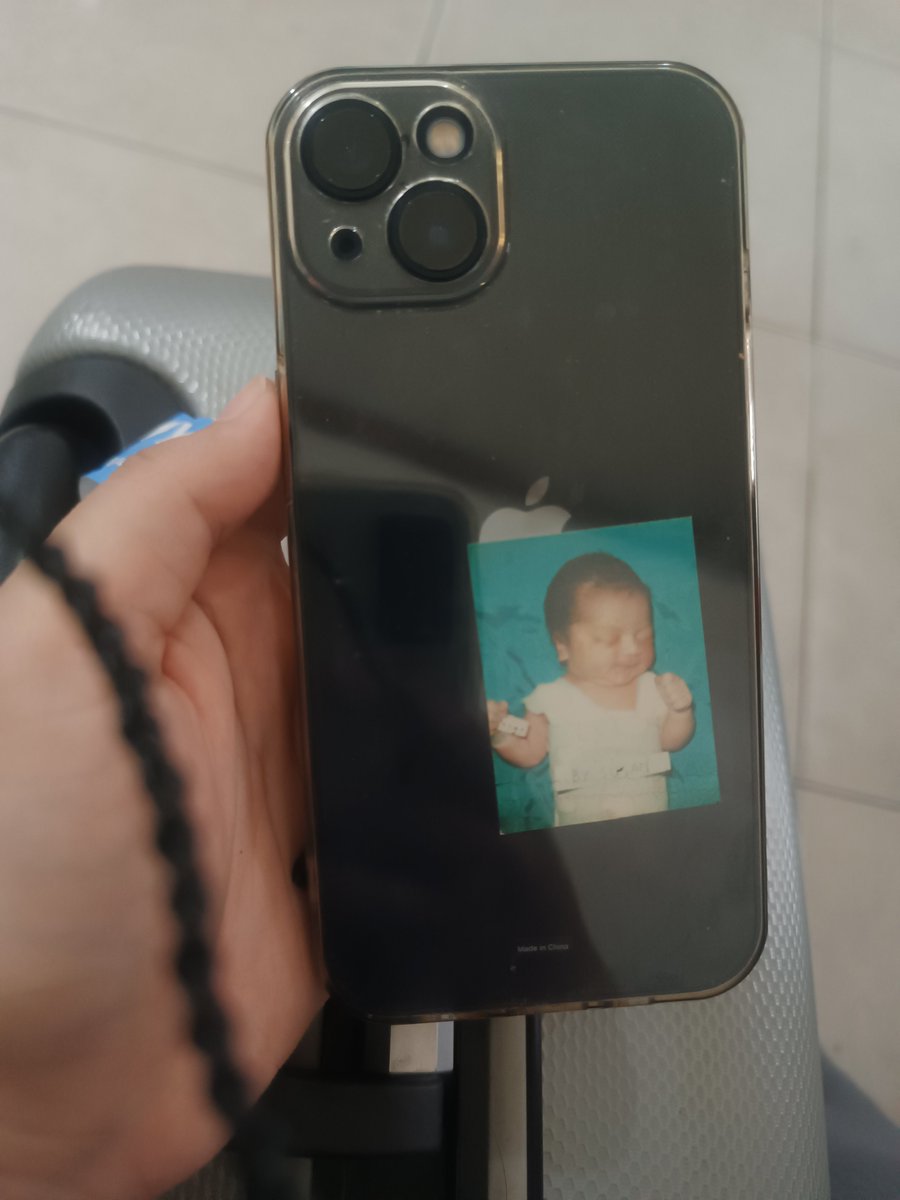 _awbrine_'s tweet photo. OI NDERR!! 
sama niih, produk apple pertama yang ku beli. pas mau beli pun juga dijulidin sm ibu. tapi ya mau gimanaa? udh ku beli pake uang sendiri dan ternyata bisa nambah2in uang jajanku dari bikin content 😗😗

bahkan skrg malah ibuku bbrp kali mnt tlg record dr hp ini 😝😝 https://t.co/XtNX1XiFvG