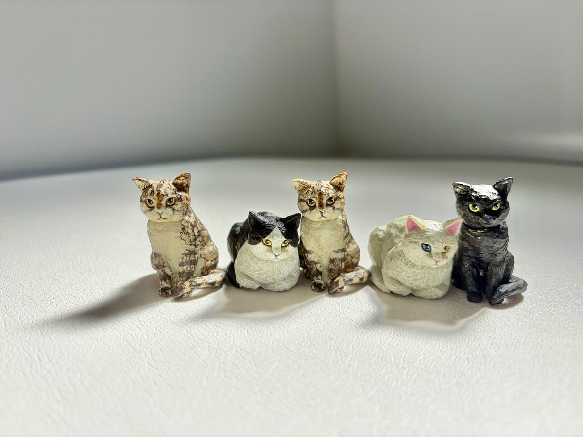 himadesyy's tweet photo. 木彫り猫のガチャ引いてきた🐈
コンプしたかったけど1つ被った https://t.co/JZHLKKgwRh