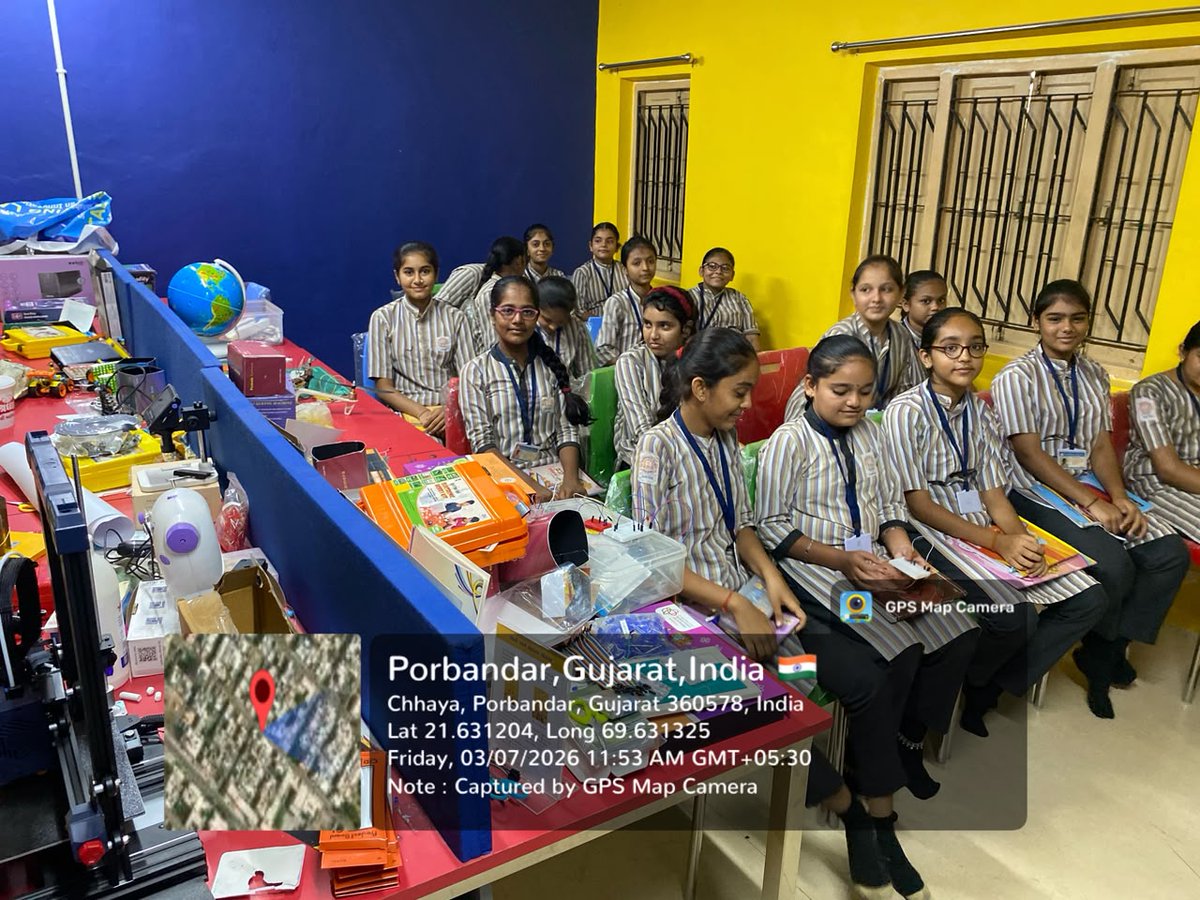 IPLAB_PORBANDAR's tweet photo. exciting IPR and innovation activities with examples of latest innov. trends to the students to spark the fire of learning and educating @IPLAB_PORBANDAR @arjunmodhwadia @Punam_Bhargava @pavitshah @picgujcost @PIC_GUJCOST @InfoGujcost @GUJCOST @CscJunagadh @vadodara_csc https://t.co/y7Odvr4g0r